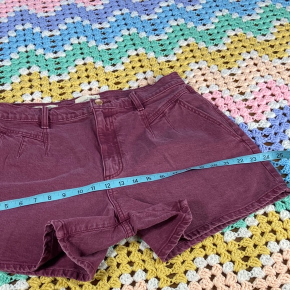 Universal Thread Women's High Waist berry midi Magenta Jean Denim Shorts size 12 - Picture 8 of 11